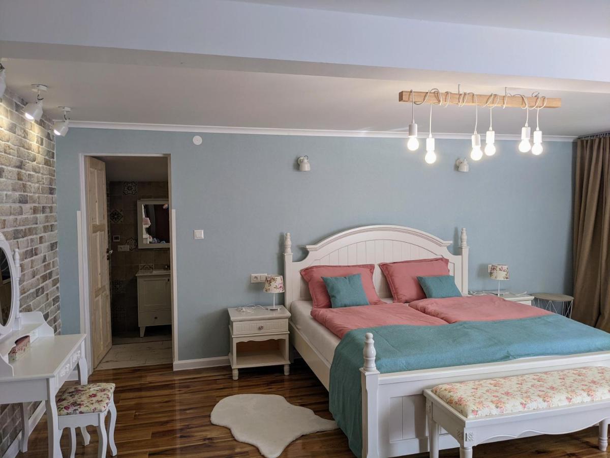 Tokaj Zlata Putna - Restaurant & Pension Vinicky Eksteriør bilde