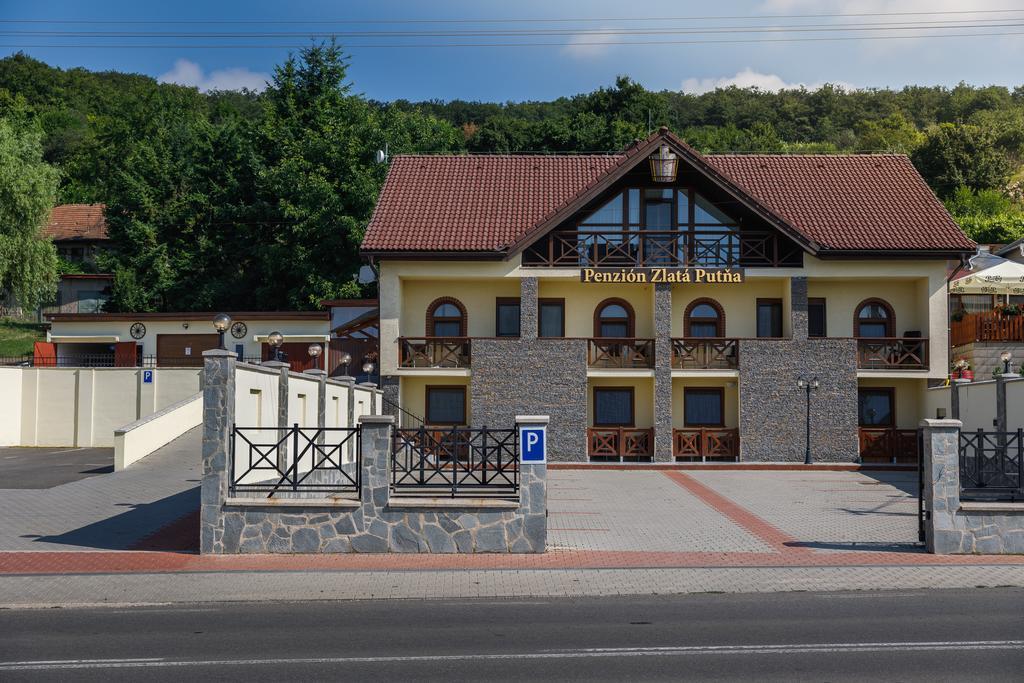 Tokaj Zlata Putna - Restaurant & Pension Vinicky Eksteriør bilde